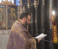 17.04.2020 г. - Велики петък. Царски часове, вечерня с изнасяне на св. Плащаница в митрополитския храм 